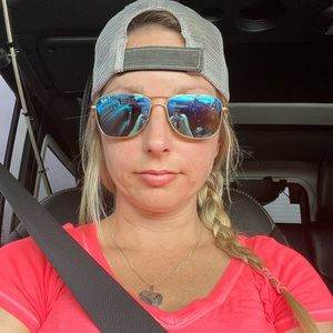 Meet your Posher, Lana